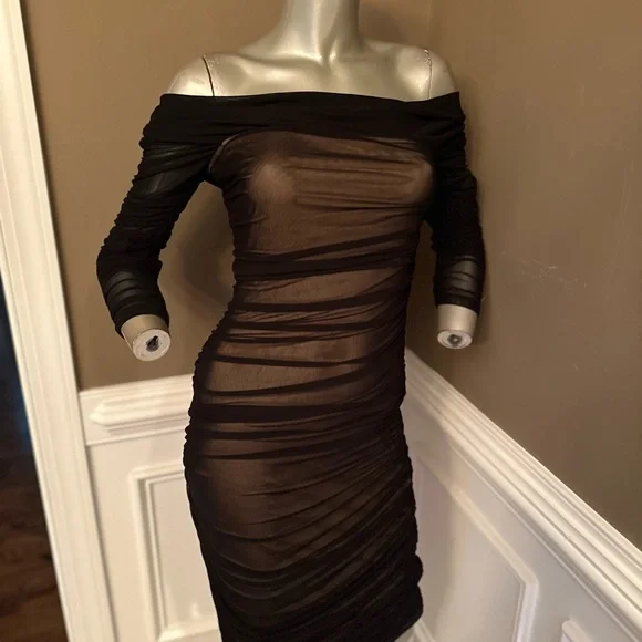 NWT FASHION NOVA Runched Off The Shoulder MIDI Dress Sz Large - Picture 2 of 5